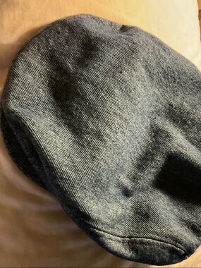 H&M Men's Flat Cap in Dark Gray Denim Texture